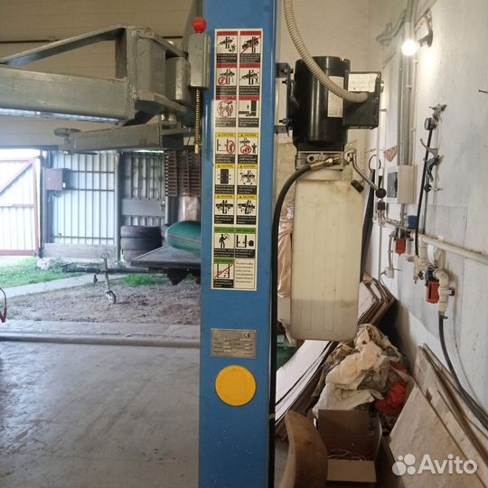 Подъемник автомобильный гидравлический