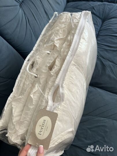 Бортики в кроватку белые