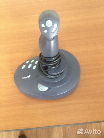 Джойстик Genius MaxFighter F-31U Vibration В отлич