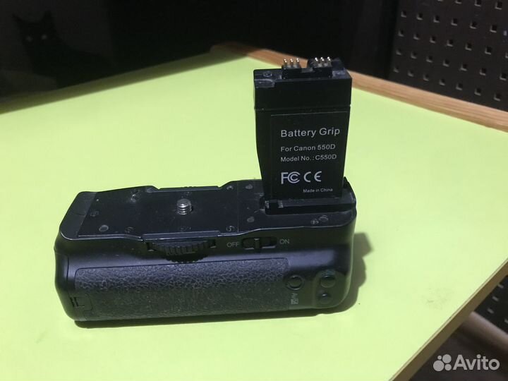 Батарейный блок canon 550d