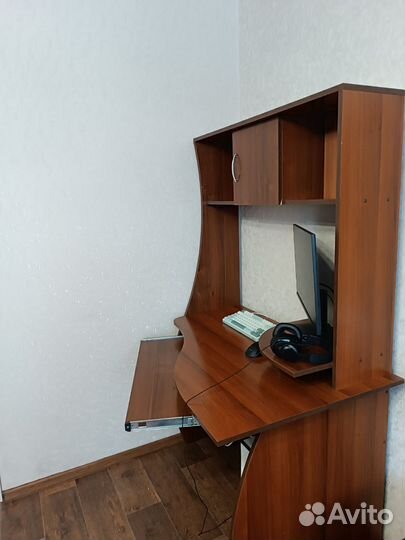 Компьютерный стол