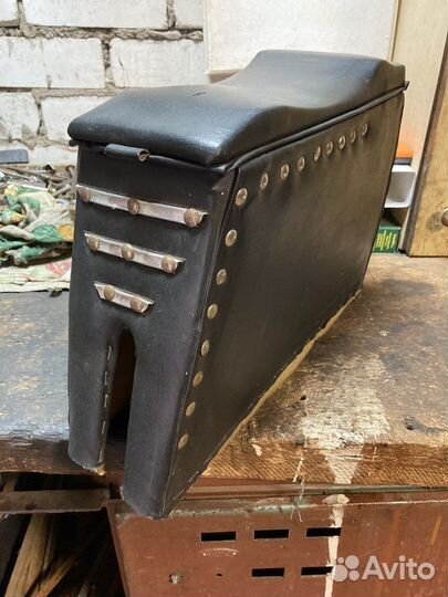 Подлокотник