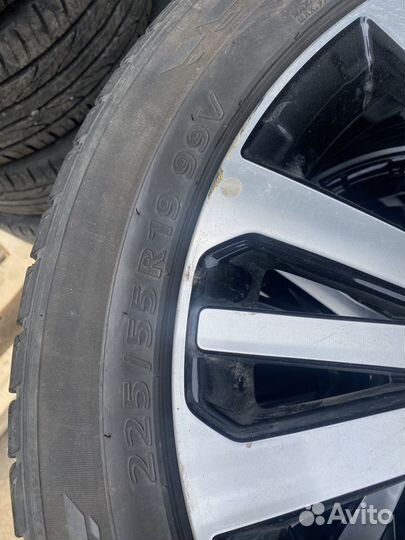 Kumho Crugen Premium KL33 225/45 R19