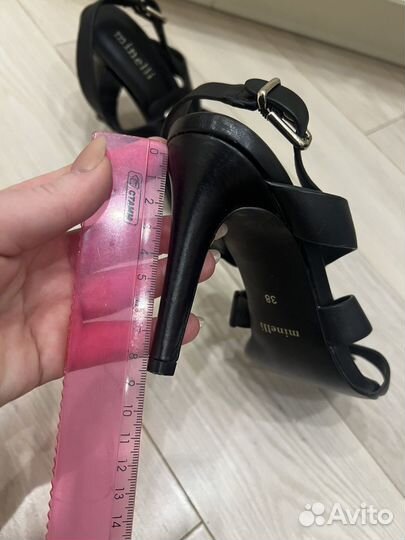 Босоножки Minelli