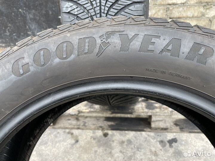 Goodyear Vector 4Seasons Gen-2 SUV 235/55 R19