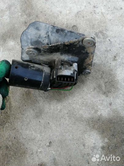 Мотор дворников стеклоочистителя Митсубиси Каризма