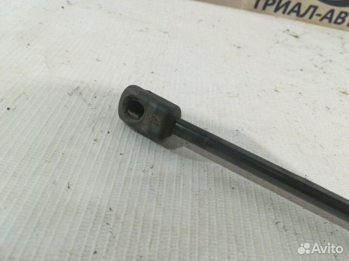 Амортизатор багажника Astra J