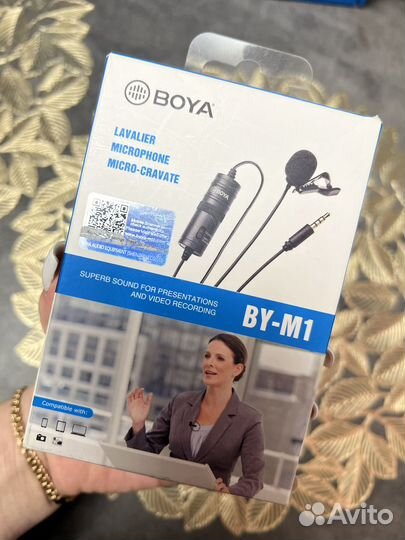 Петличный микрофон boya