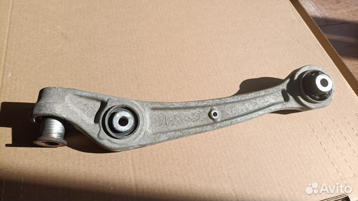 Рычаг подвески Audi 8K0407155C передний левый