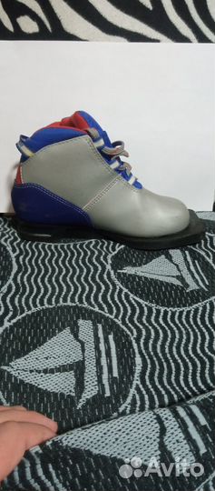 Лыжные ботинки