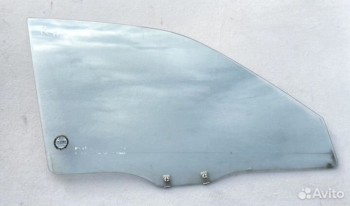 Мицубиси Галант Стекло двери правое переднее Прав