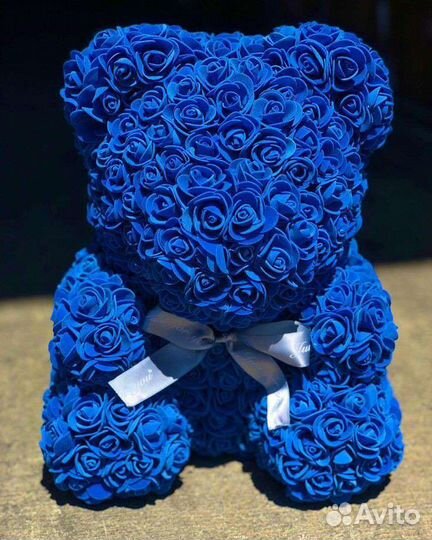 Мишка из бусин и цветов на заказ