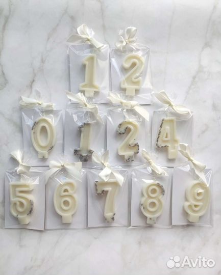 Свечи цифры с сухоцветами