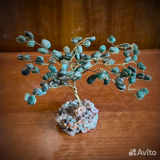 Дерево из натуральных камней