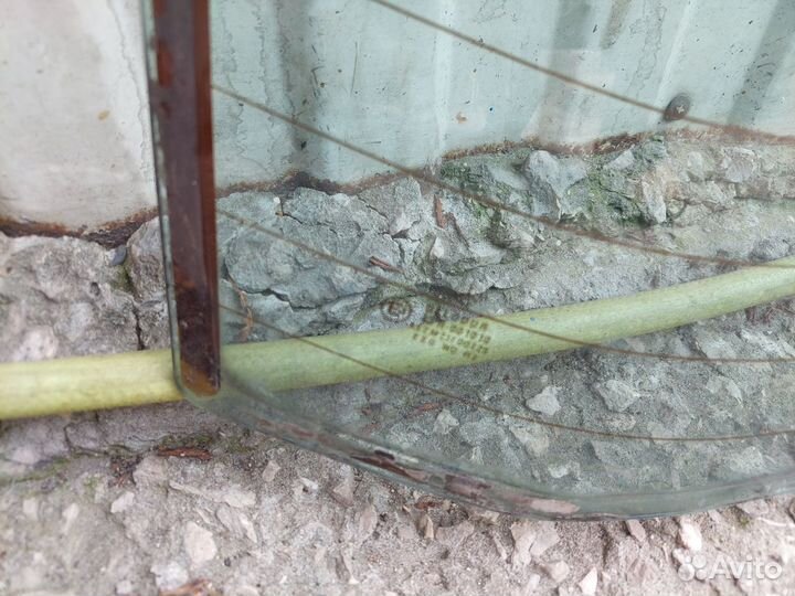 Стекло заднее Mercedes-Benz 190 W201