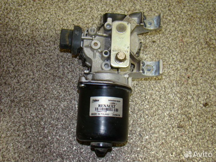 Моторчик стеклоочистителя передний Renault Logan 2