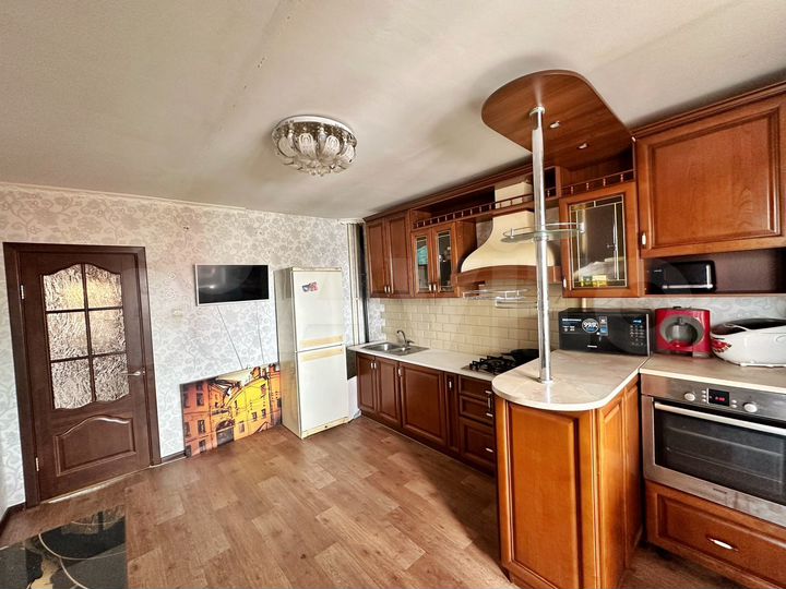 3-к. квартира, 93 м², 5/6 эт.