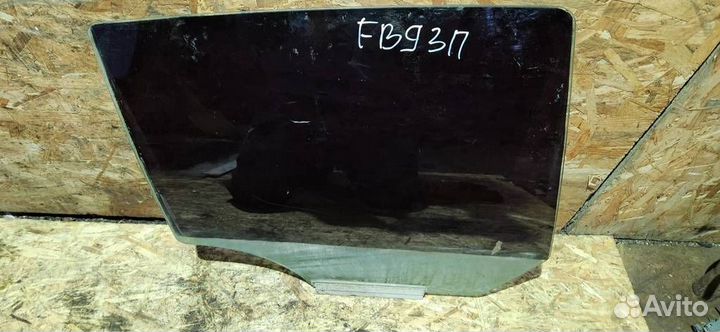 Стекло двери задней правой Opel Astra H 2004-2014