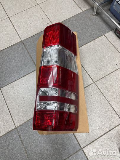 Фонарь задний правый mercedes sprinter 906