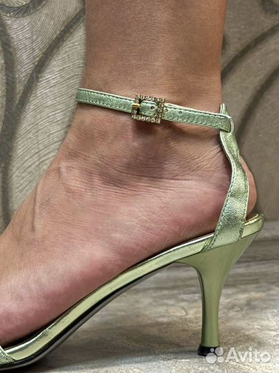 Босоножки натуральная кожа 37 размер