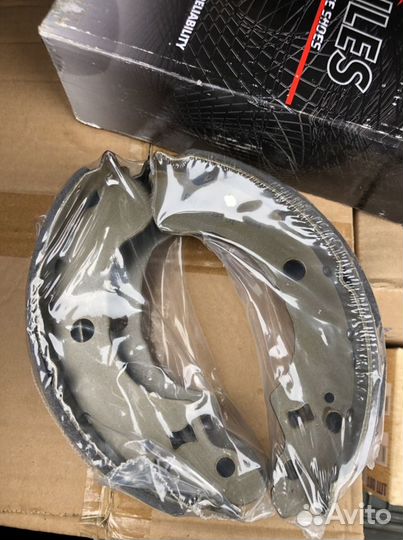 Тормозные колодки задние барабанные Nissan