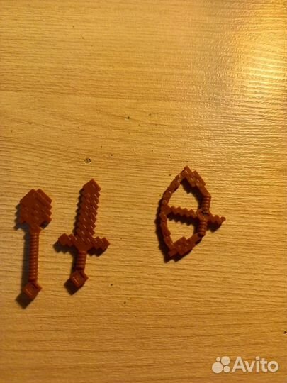 Человеч неlego с его майнкра приблудами