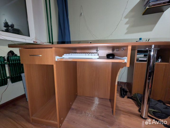 Компьютерный стол