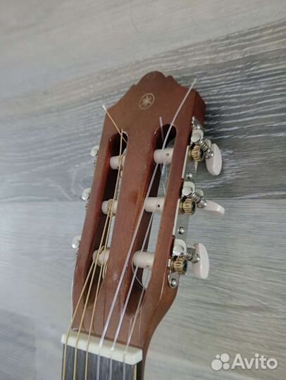 Классическая гитара yamaha c40