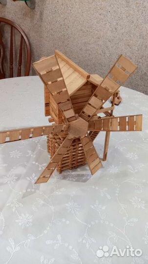 Мельница деревянная