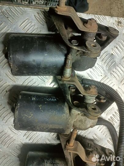 Моторчик стеклоочистителя Ford Explorer 1