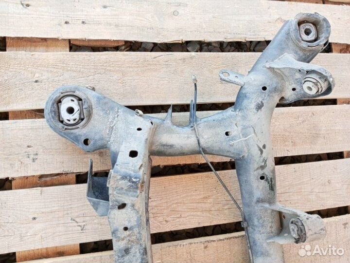 Балка задняя Bmw 318I E90 N46B20BZ 2011