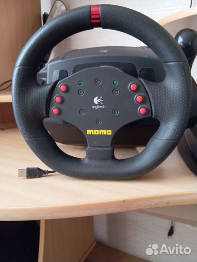 Руль logitech momo
