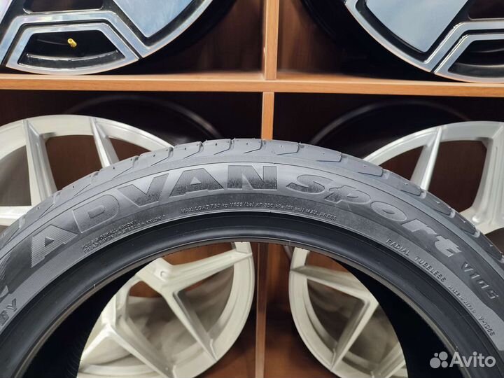 Yokohama Advan Sport V105S 245/45 R19 и 275/40 R19 105Y