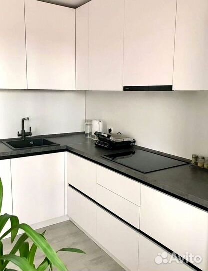 Кухонный гарнитур угловой в потолок