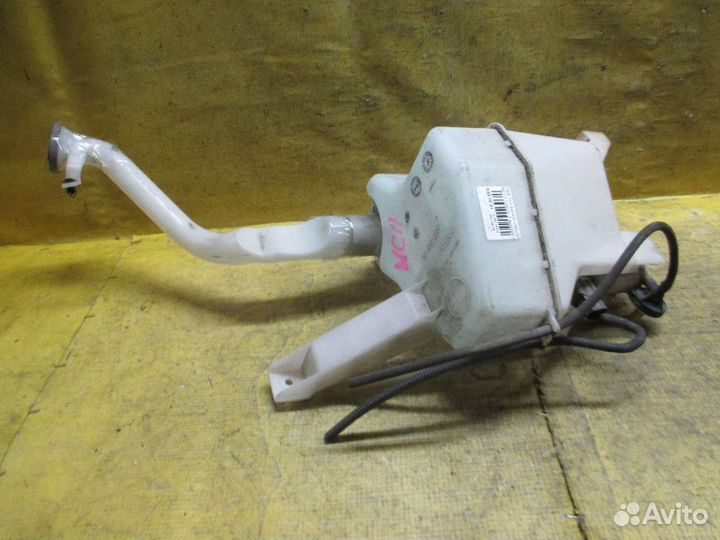 Бачок омывателя Nissan Tiida NC11