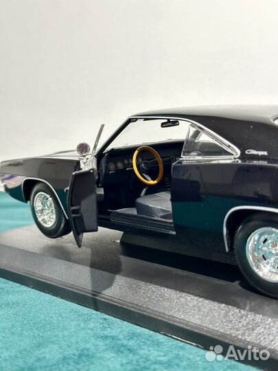 Коллекционная машинка 1:18 Dodge Charger R/T 1969г