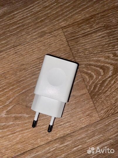 Блок зарядки телефона