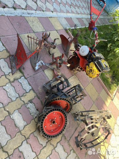 Мотоблок салют 6'5 лс и все оборудование