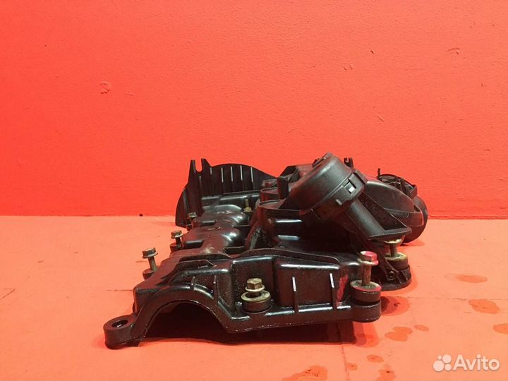 Клапанная крышка левая Land Rover Discovery 3 SUV