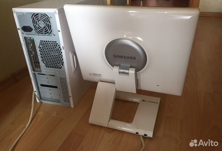 Монитор белый глянец