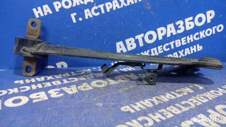 Задний левый рычаг Toyota Blade хэтчбек 2GR-FE