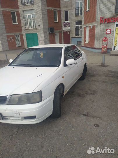 Nissan Bluebird 1.8 AT, 1999, битый, 424 575 км