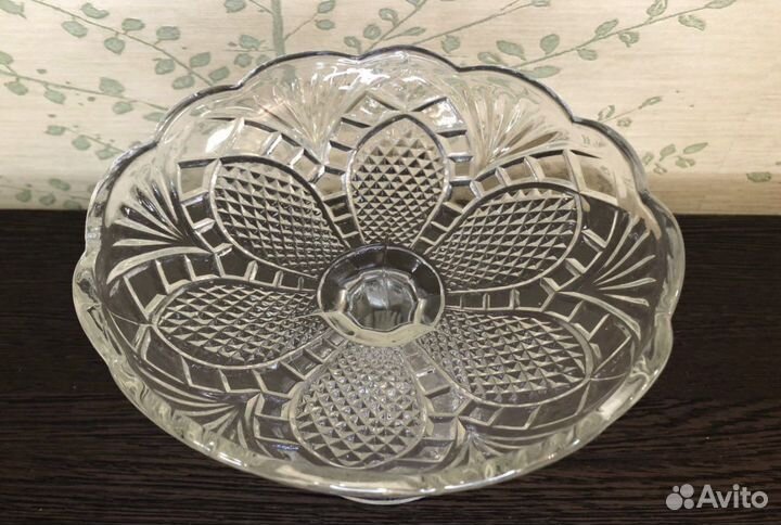 Фруктовница с рельефным декором гхз. СССР