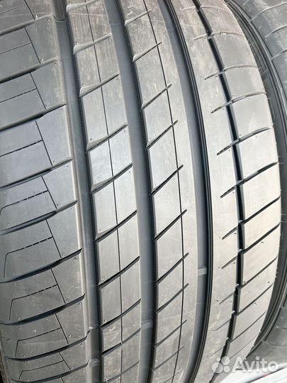 Kapsen RS26 Practical Max HP 285/40 R22 и 325/35 R22 167V