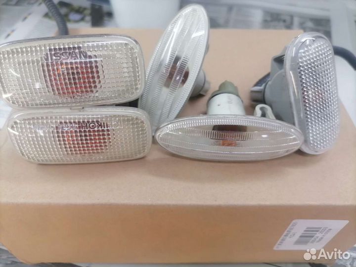 Повторитель поворота Nissan