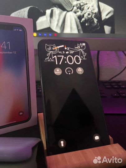 Телефон iPhone 10 64gb
