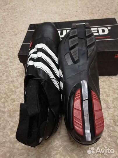 Лыжные ботинки классические