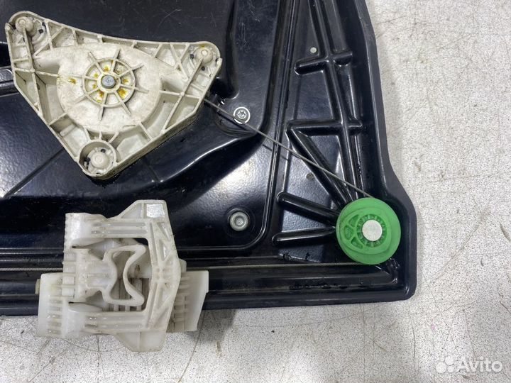 Стеклоподъемник электрический задний правый