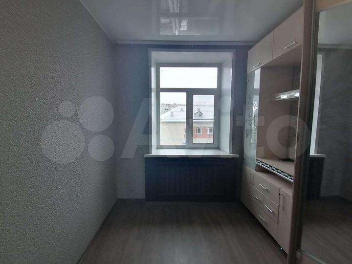 2-к. квартира, 32 м², 4/4 эт.