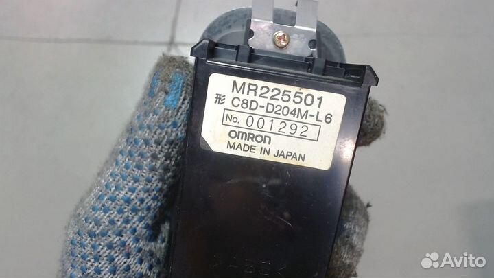 Кнопка стеклоподъемника Mitsubishi Galant, 1994